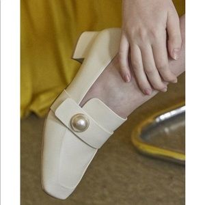 White loafers with pearl from W concept